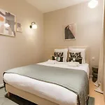 Large 4-room Air-conditioned With Patio In *