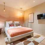 Апартаменты Large 4-room Air-conditioned With Patio In