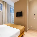 Large 4-room Air-conditioned With Patio In Апартаменты Париж