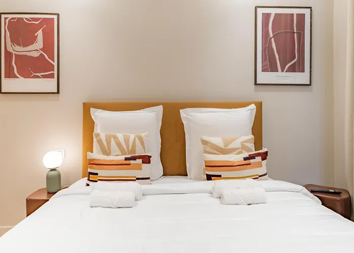 アパート Large 4-room Air-conditioned With Patio In *