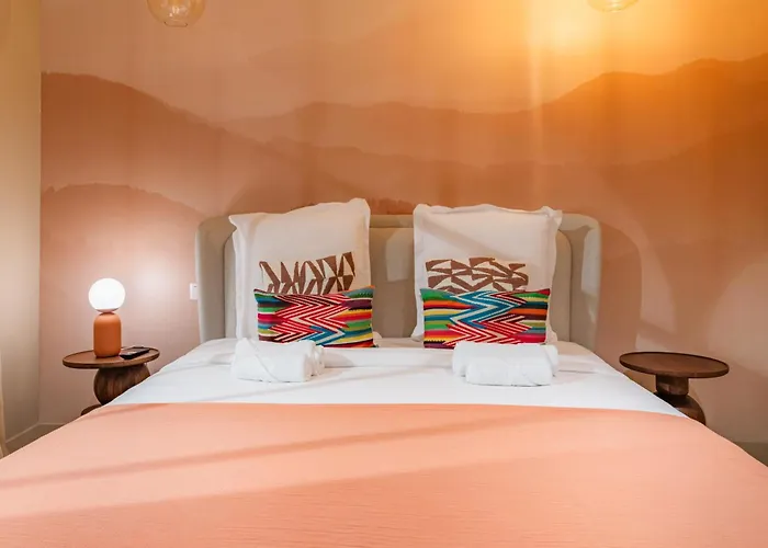 Large 4-room Air-conditioned With Patio In *