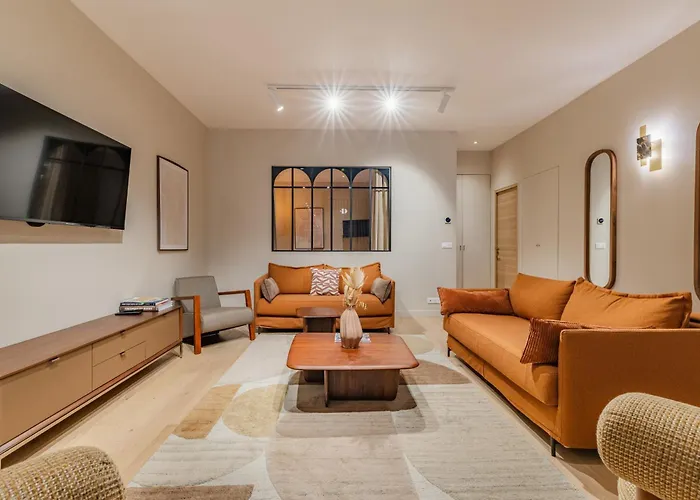 Large 4-room Air-conditioned With Patio In アパート *