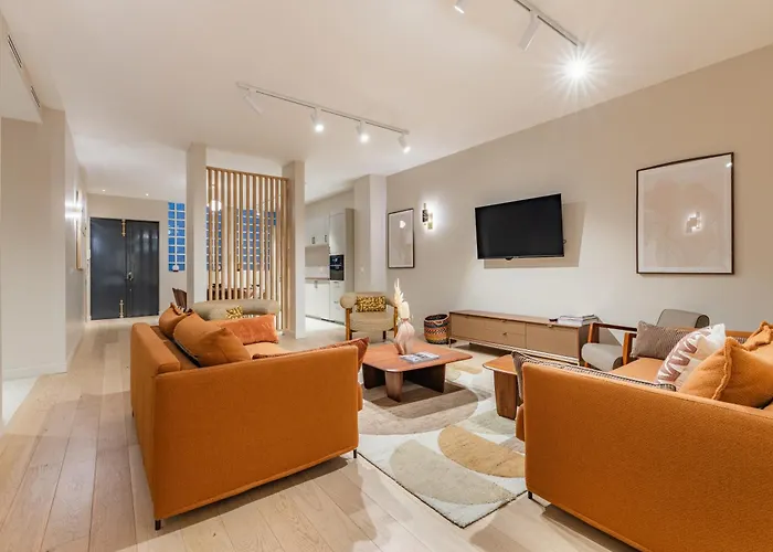 Large 4-room Air-conditioned With Patio In アパート